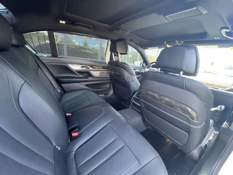 2017 BMW 7 Series 740i