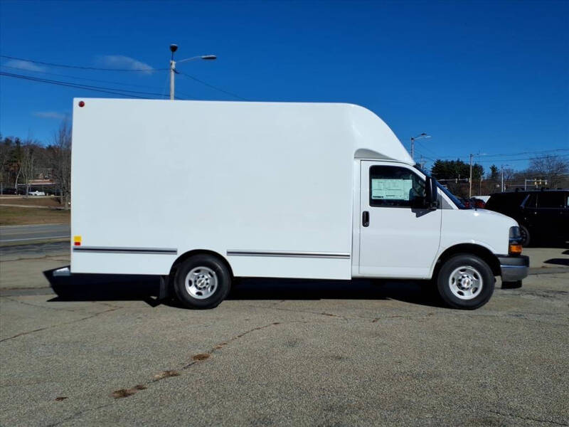2025 Chevrolet Express 3500
