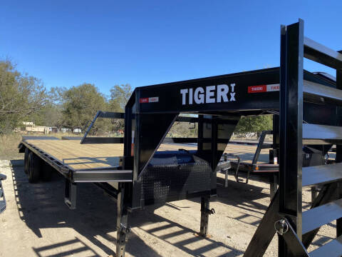 2025 TIGER - Gooseneck Flatbed / Deckover for sale at LJD Sales in Lampasas TX