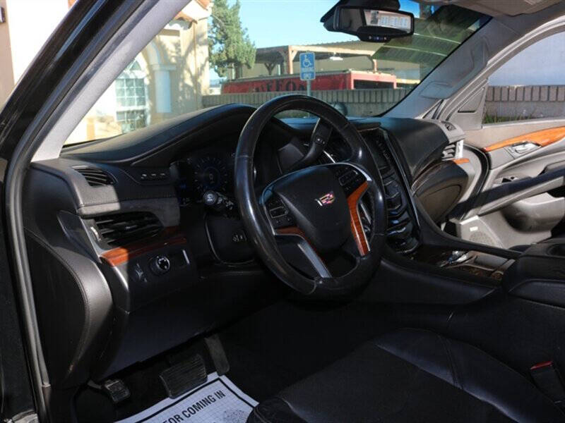 2016 Cadillac Escalade ESV Luxury Collection