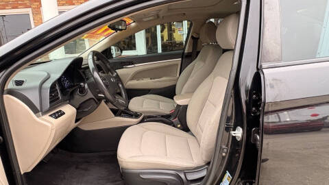 2019 Hyundai Elantra SE