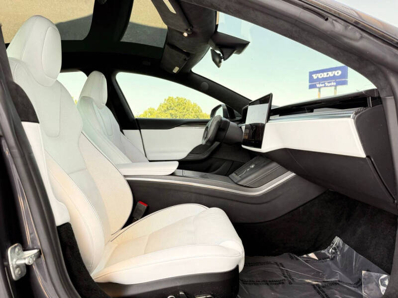 2022 Tesla Model S Plaid