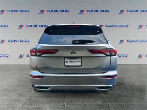 2024 Mitsubishi Outlander SE