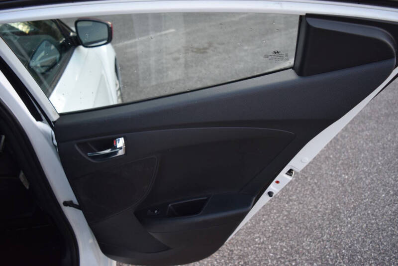 2017 Hyundai Veloster Value Edition