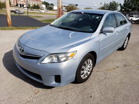 2011 Toyota Camry Hybrid for sale at Auto Hub in Grandview MO