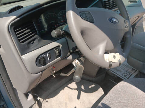 2003 Ford Windstar LX Standard