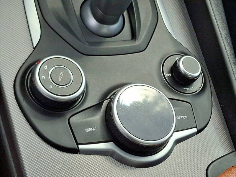 2017 Alfa Romeo Giulia Ti