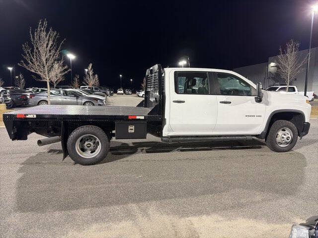 2022 Chevrolet Silverado 3500HD CC Work Truck
