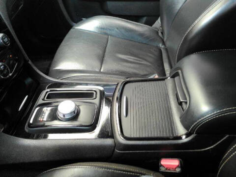 2022 Chrysler 300 S V8
