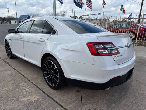 2018 Ford Taurus SEL