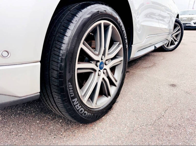2019 Ford Edge Titanium
