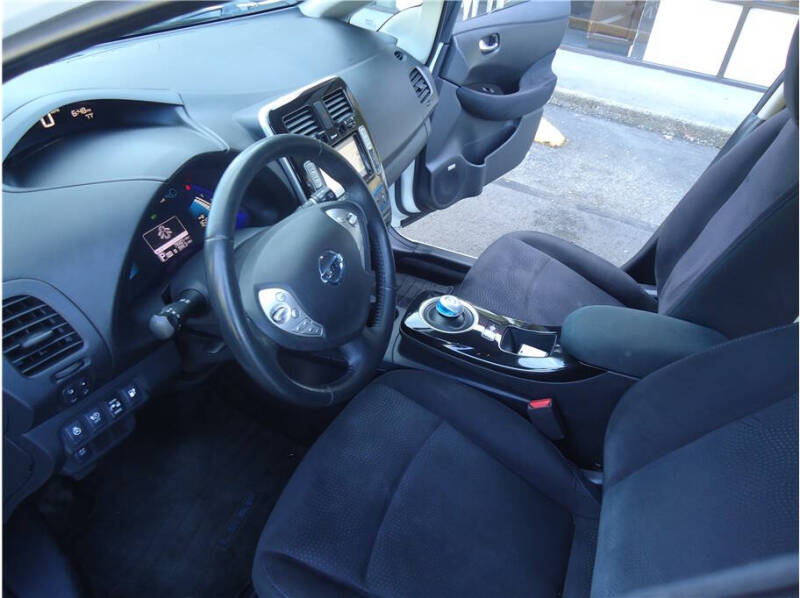 2016 Nissan LEAF