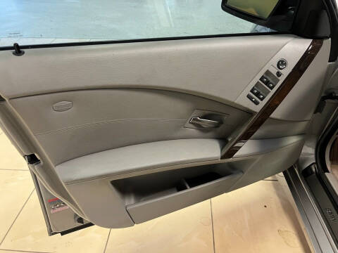 2004 BMW 5 Series 525i