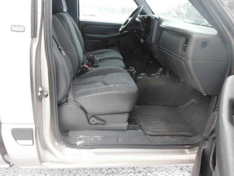 2003 Chevrolet Silverado 1500 Base photo 11