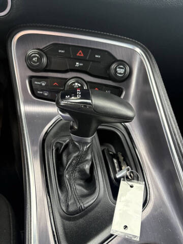 2016 Dodge Challenger SXT