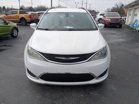 2017 Chrysler Pacifica Touring-L