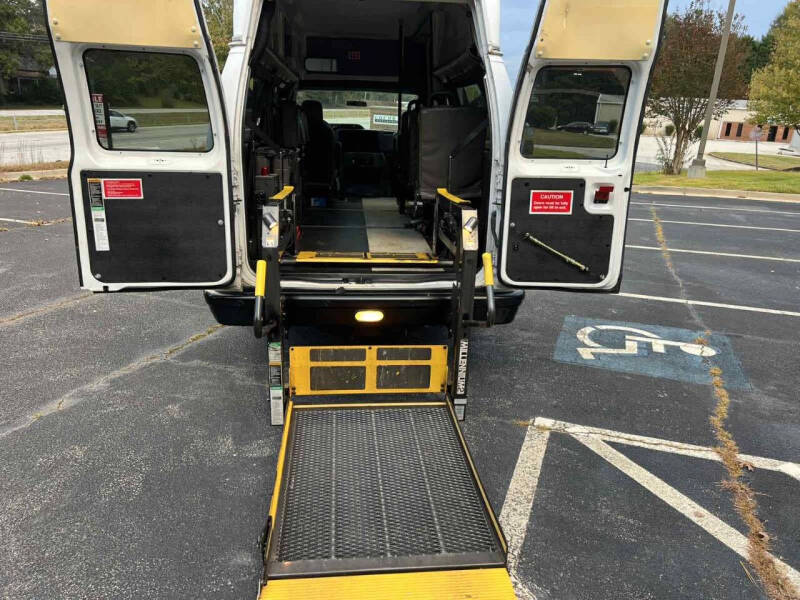 2011 Ford E-Series E-350 SD