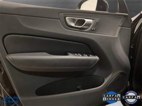 2025 Volvo XC60 B5 Plus Dark Theme