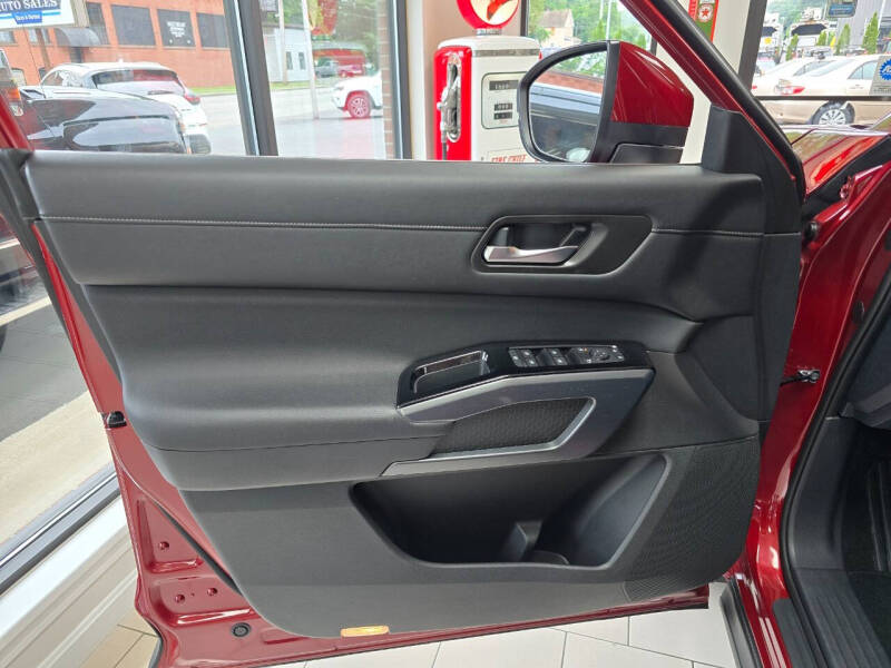 2022 Nissan Pathfinder SL