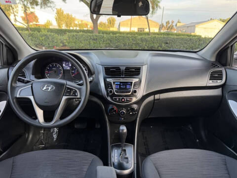 2017 Hyundai Accent SE