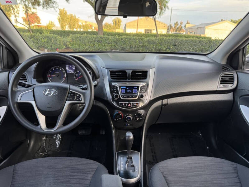 2017 Hyundai Accent SE