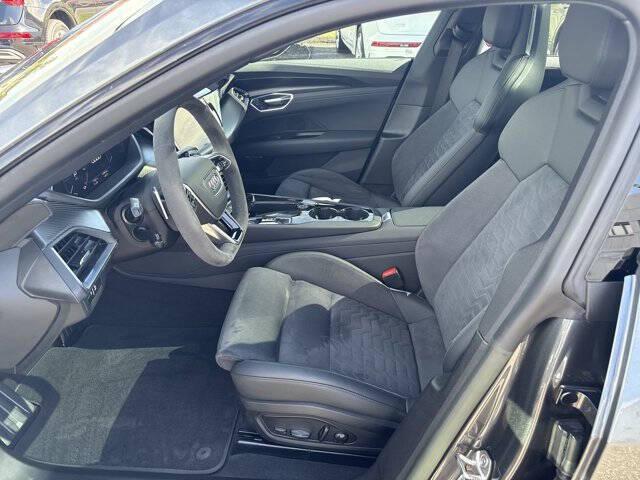 2023 Audi e-tron GT quattro Premium Plus