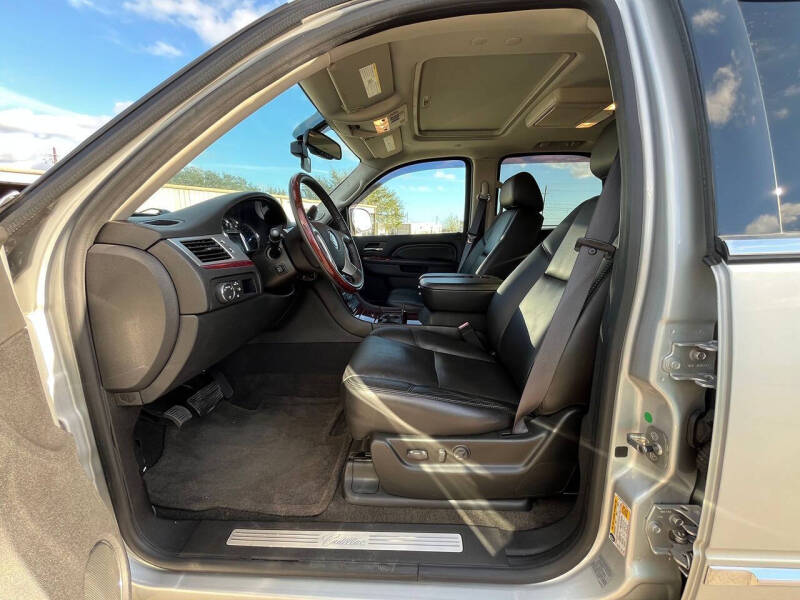 2010 Cadillac Escalade Luxury