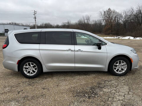2024 Chrysler Pacifica Touring L