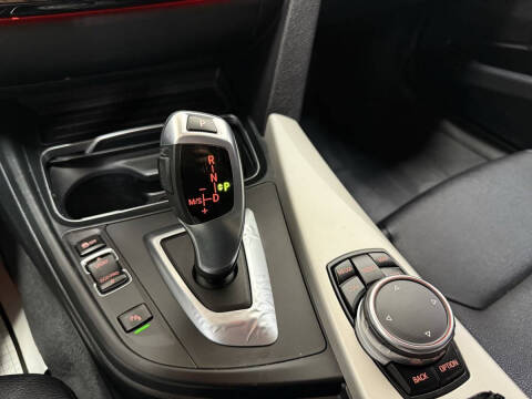 2017 BMW 3 Series 320i