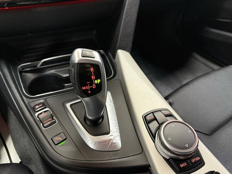 2017 BMW 3 Series 320i