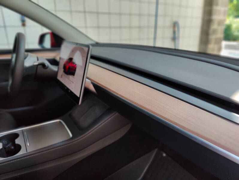 2025 Tesla Model Y Performance