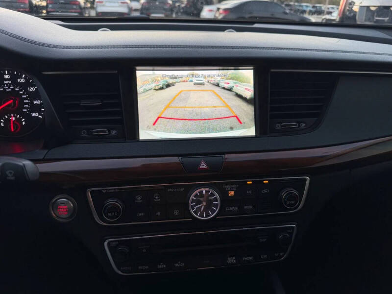 2018 Kia Cadenza Technology