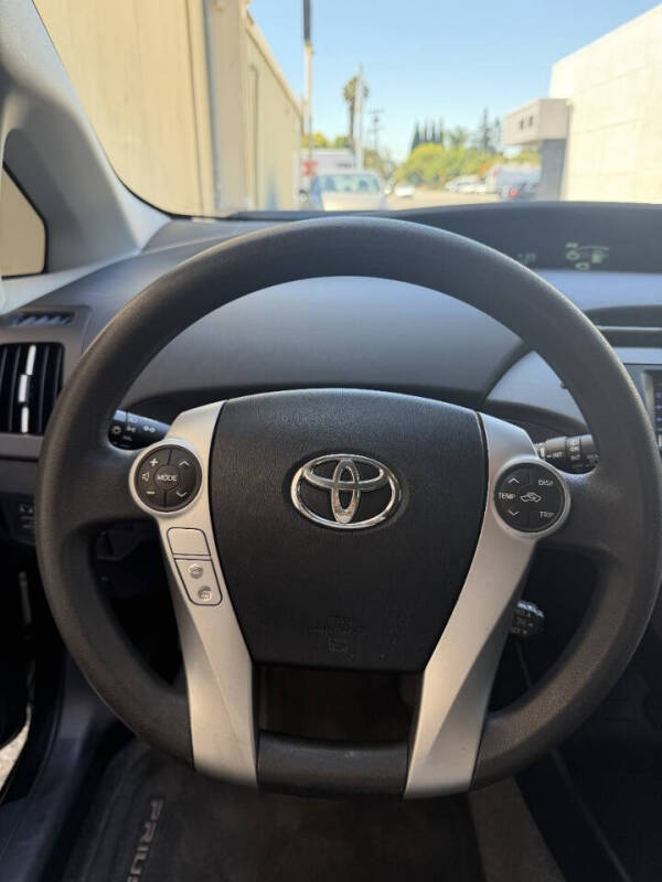 2015 Toyota Prius Three