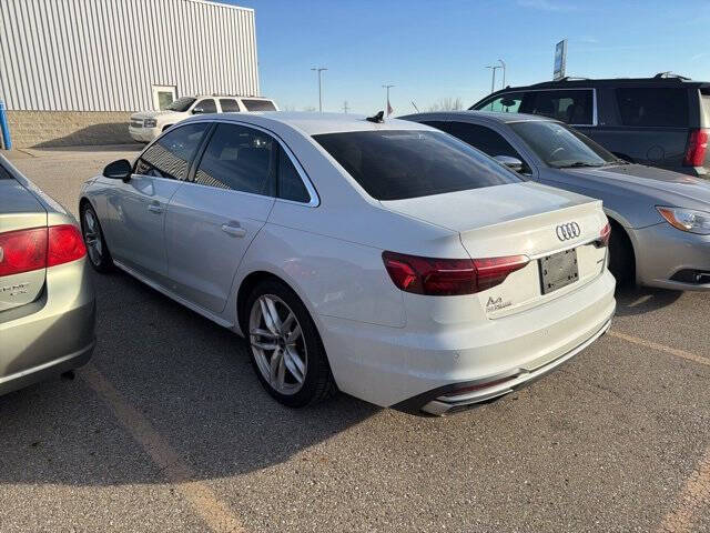 2022 Audi A4 quattro S line Prem Plus 45 TFSI