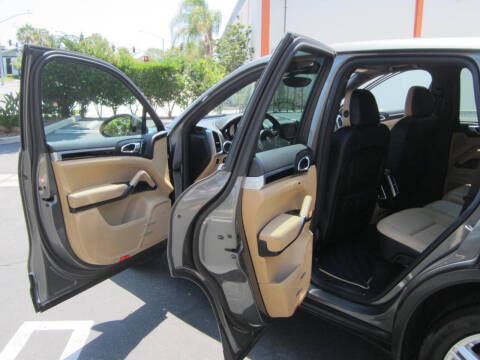 2014 Porsche Cayenne Platinum