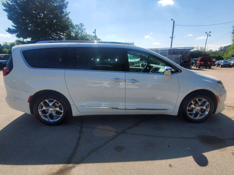 2017 Chrysler Pacifica Limited