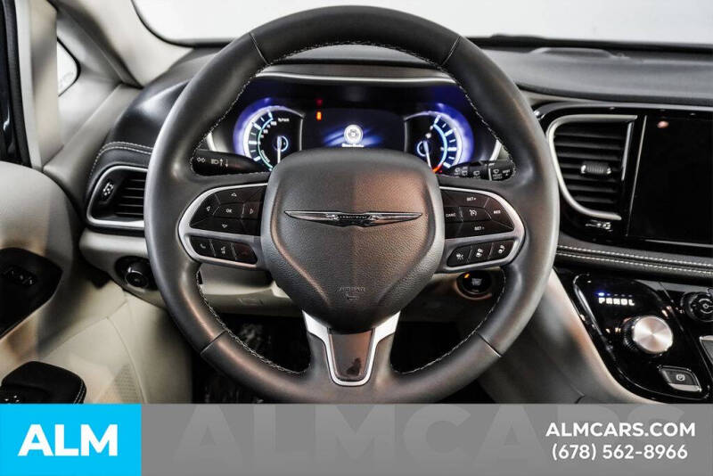 2024 Chrysler Pacifica Plug-In Hybrid Select