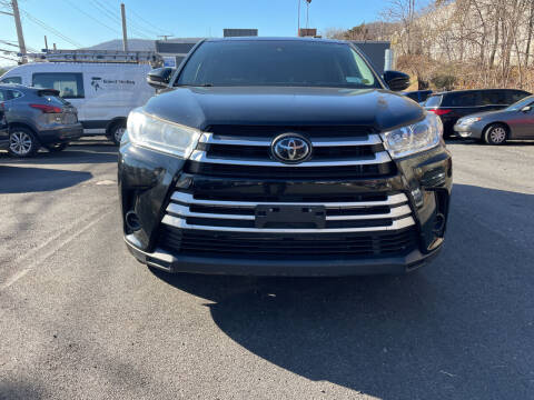 2019 Toyota Highlander for sale at Deals on Wheels in Suffern NY