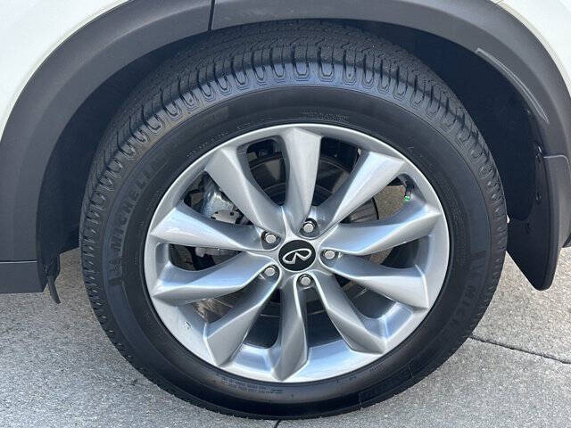 2022 Infiniti QX50 Essential