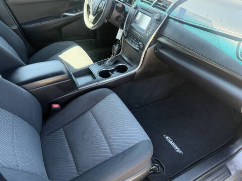 2016 Toyota Camry LE