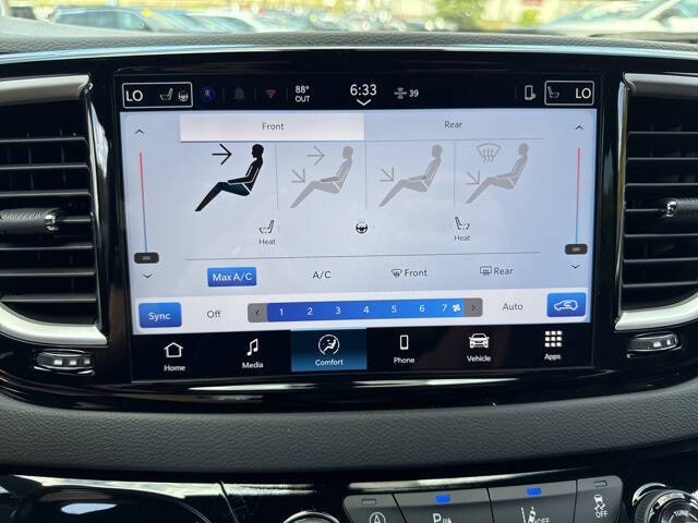 2026 Chrysler Voyager LX