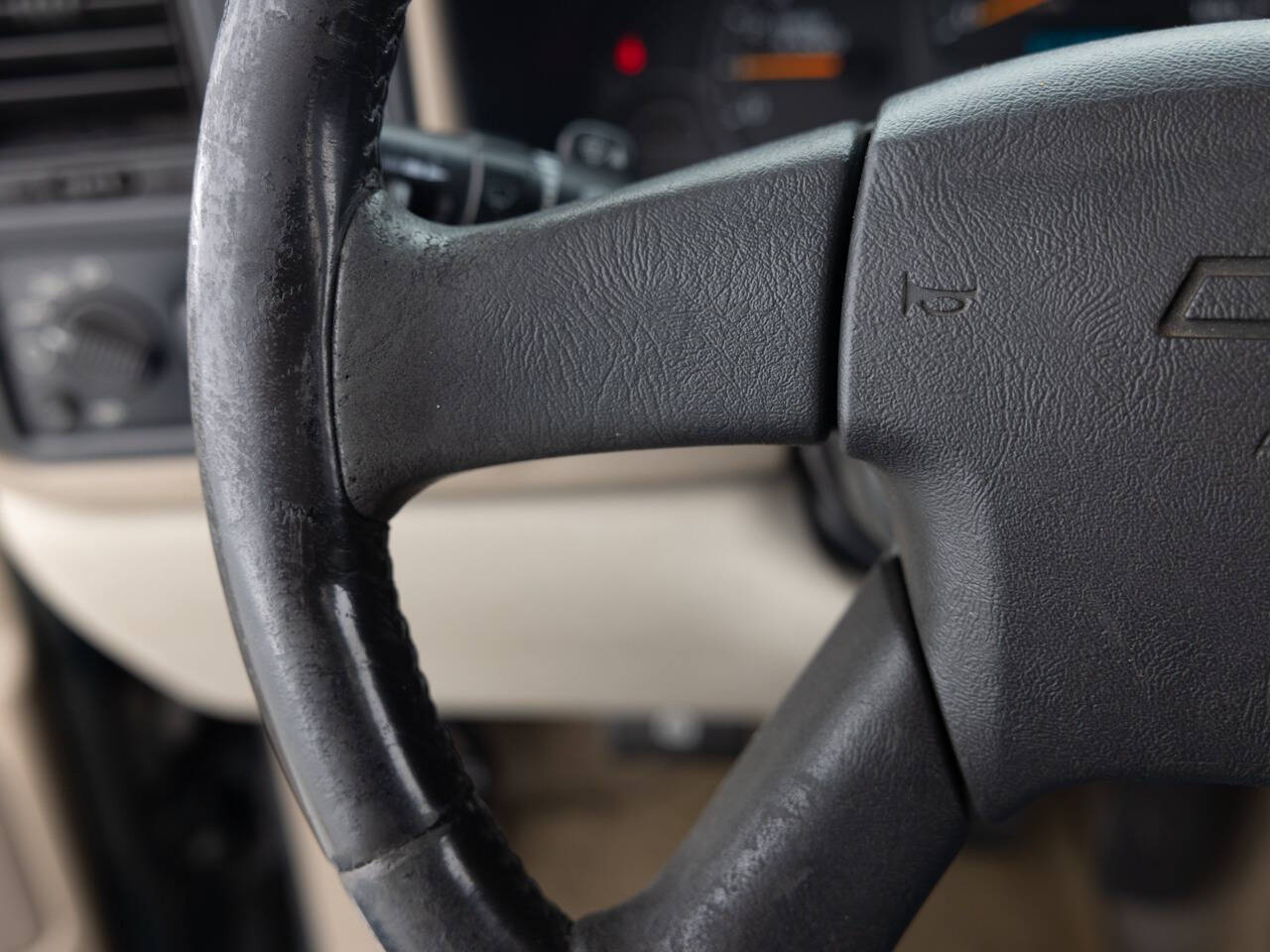 Used Car 2003 Chevrolet Tahoe  Ls 4wd 4dr Suv For Sale Under $10,000 In Coal City, Illinois