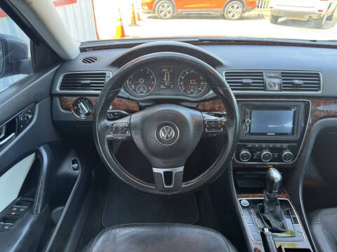 2012 Volkswagen Passat SEL Premium PZEV