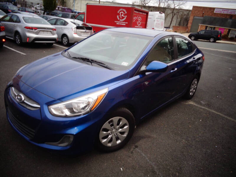 2016 Hyundai Accent SE photo 2