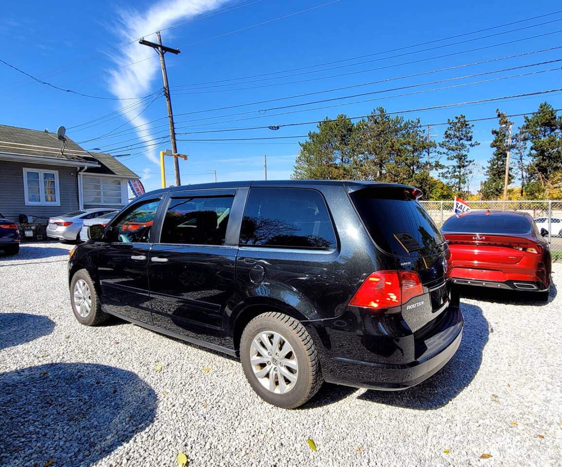 2013 Volkswagen Routan for sale at Statewide Auto LLC in Akron, OH