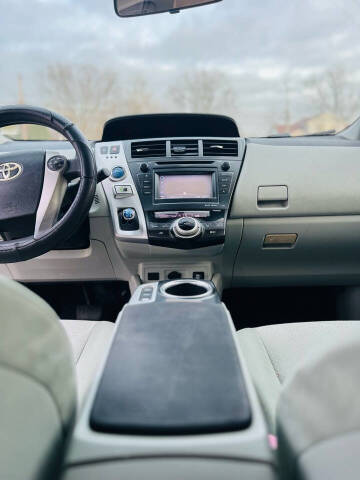 2012 Toyota Prius v Five