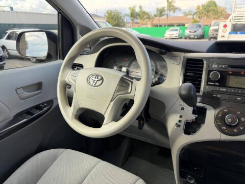 2014 Toyota Sienna L 7-Passenger