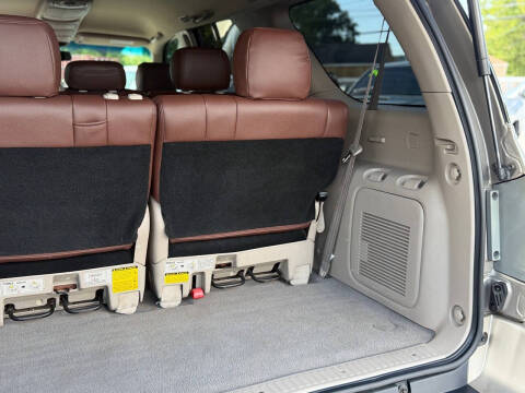 2005 Toyota Sequoia SR5