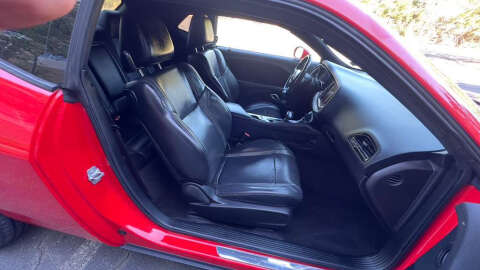 2016 Dodge Challenger SXT Plus