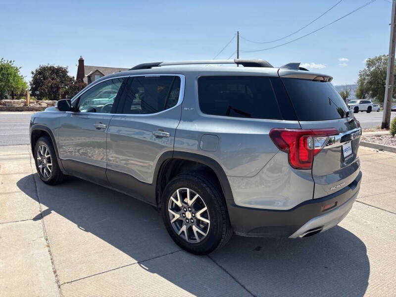 2023 GMC Acadia SLT
